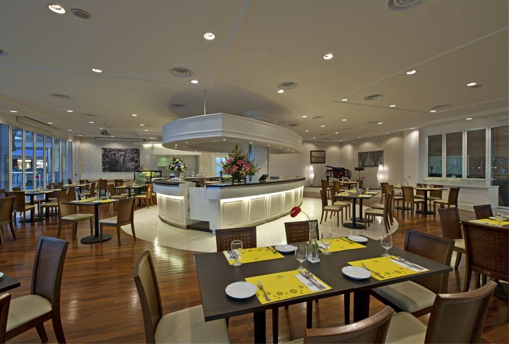 Hotel Royale Chulan The Curve Petaling Jaya Exterior foto