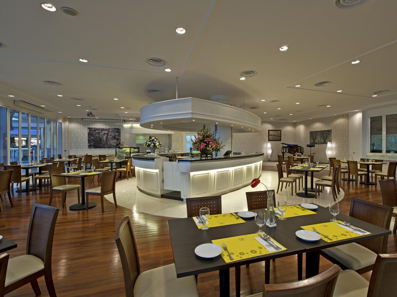 Hotel Royale Chulan The Curve Petaling Jaya Exterior foto